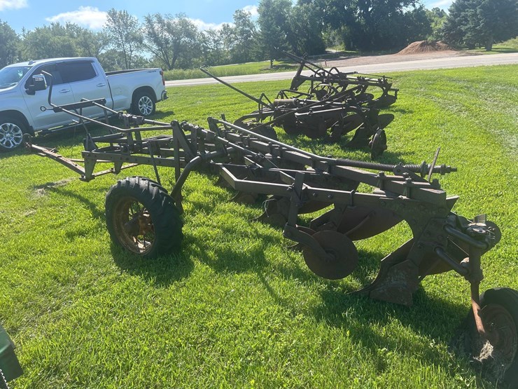 john-deere-plow-image-4