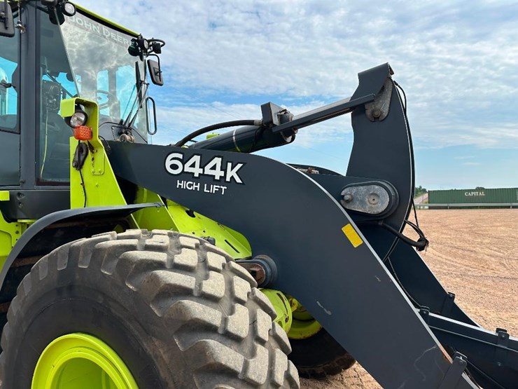 2010-deere-644k-image-25