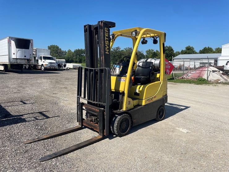 #6275-•-2011-hyster-40-forklift-image-1