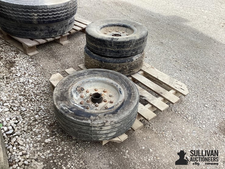 2775x375-14.5-tires-&-rims-image-6
