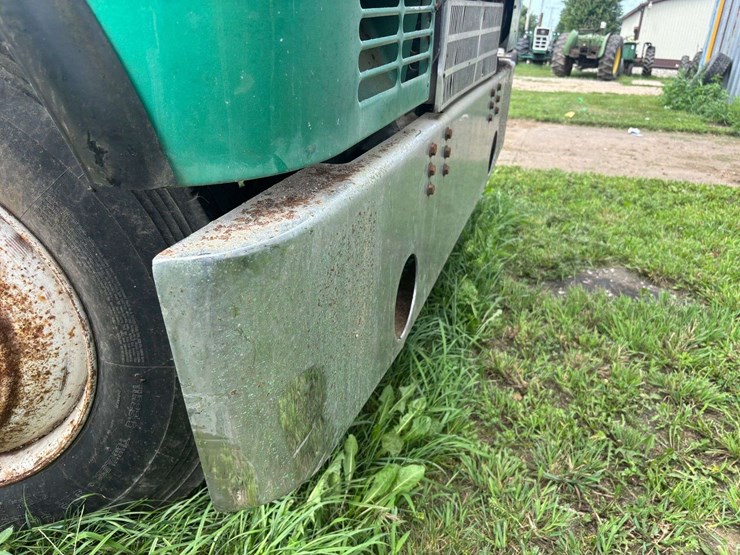 white-freightliner-cabover-semi-image-32