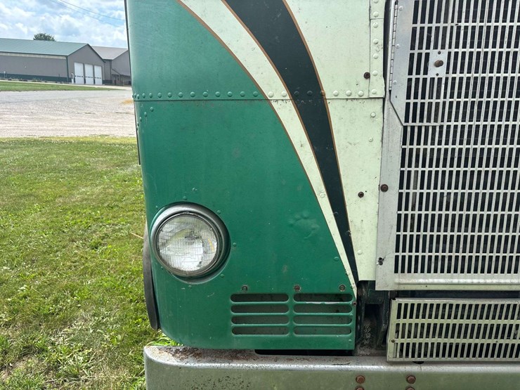 white-freightliner-cabover-semi-image-45