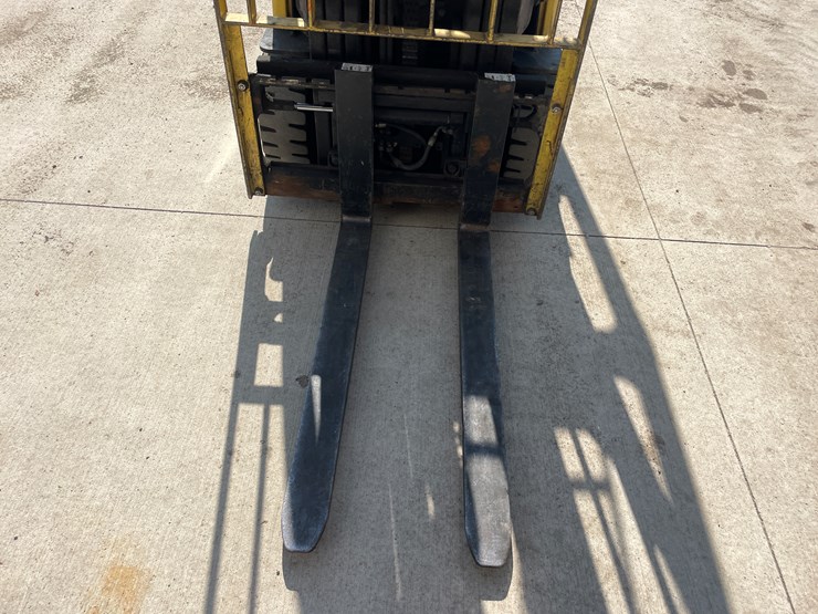 #6277-•-2011-hyster-40-lp-forklift-image-15