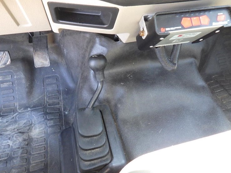 2010-ford-f250-image-25