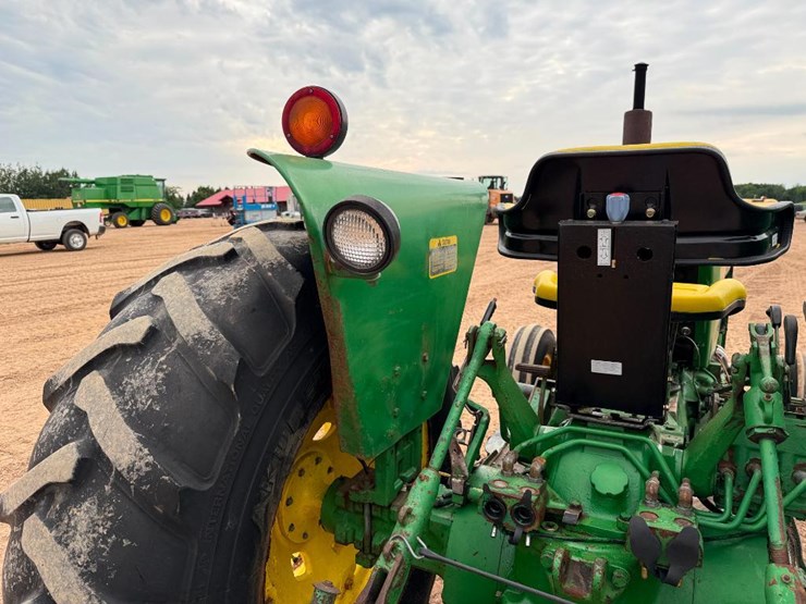 john-deere-2640-image-19