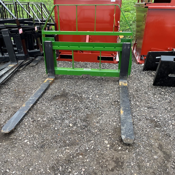 #6318 • JD Kivel Pallet Forks