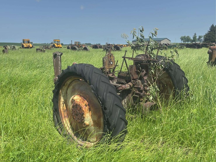 john-deere-model-b-image-3