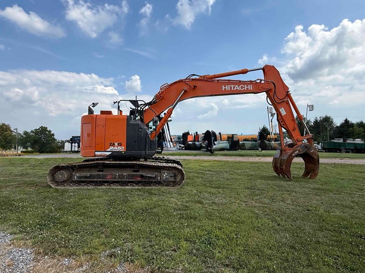 2017-hitachi-zx245us-lc-6-image-3