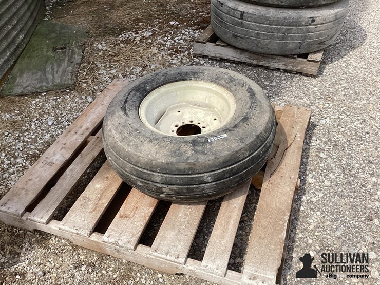 11l-15-tire-&-rim-image-2