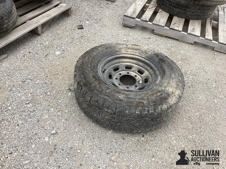 265/75r16-tire-&-rim-image-4