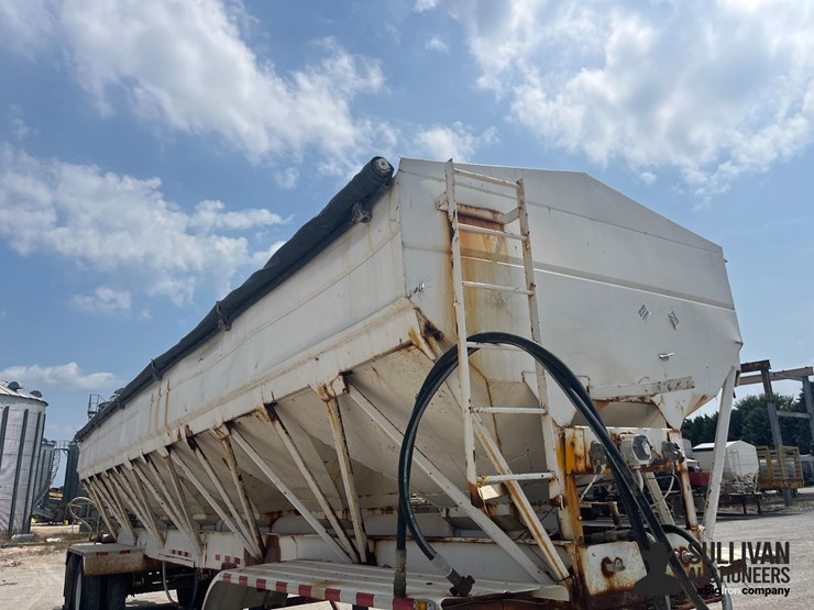1995-ray-man-t/a-fertilizer-tender-trailer-image-18