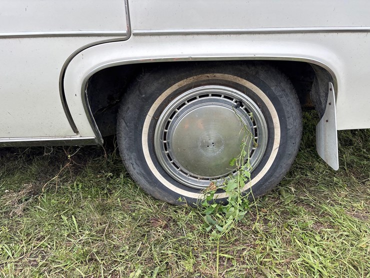 cadillac-deville-sedan-image-21