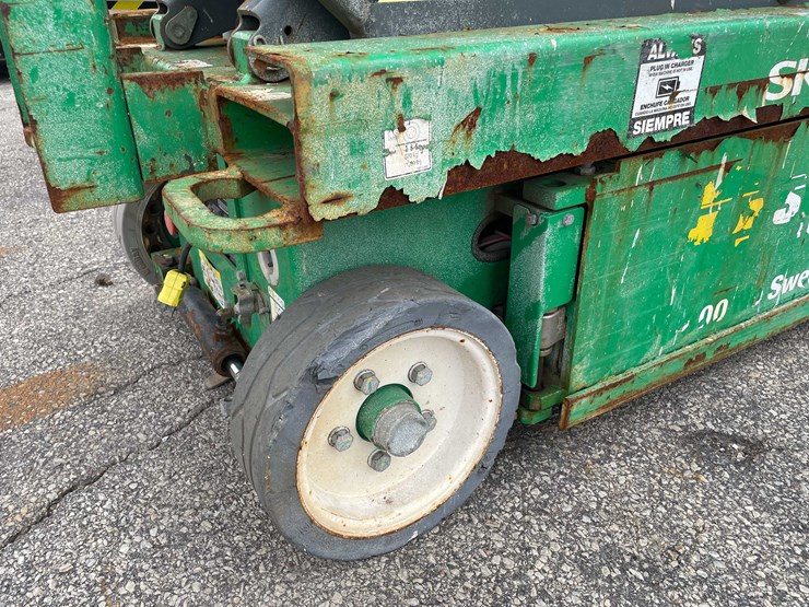#1368-•-19'-scissor-lift-(o2)-image-23