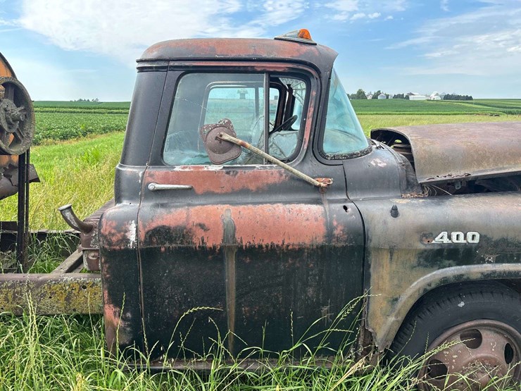 chevy-400-truck-with-minneapolis-moline-corn-sheller-image-39