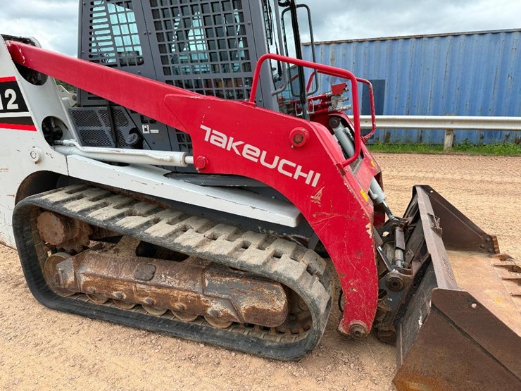 2015-takeuchi-tl12-image-24