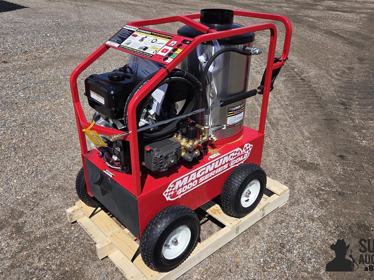 2025-magnum-4000-series-hot-water-pressure-washer-image-1