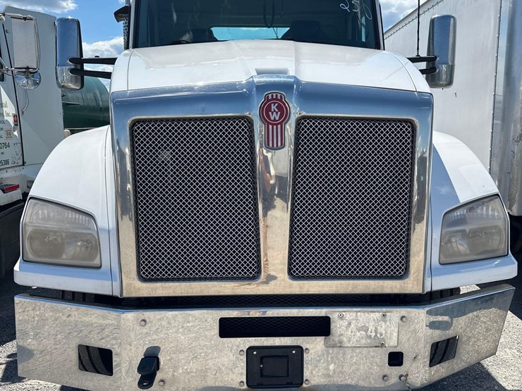 2020-kenworth-t880-image-2