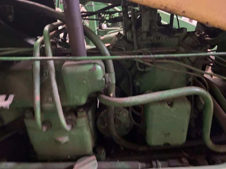 john-deere-830-image-11