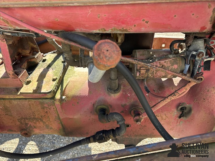 1940-farmall-h-2wd-tractor-w/hyd-loader-&-trip-bucket-image-20