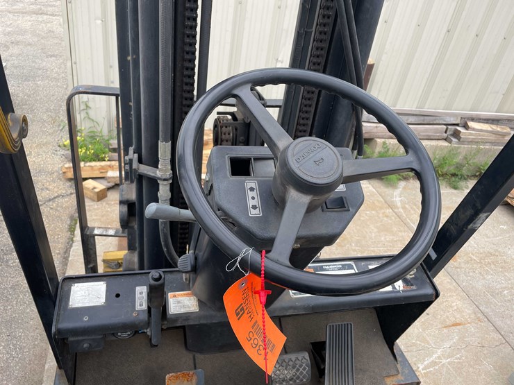 #1365-•-daewoo-5000-lb.-capacity-forklift-(o2)-image-37