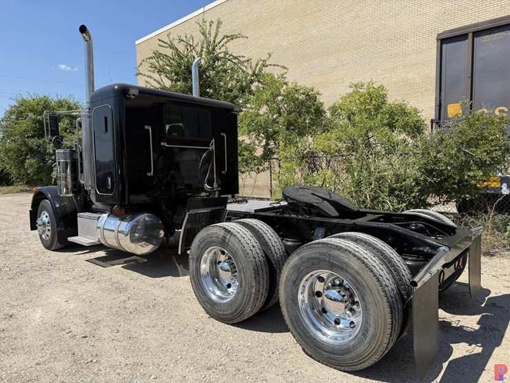 2007-peterbilt-378-image-4