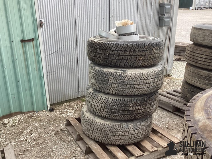 245/75r17-tires-&-rims-image-3