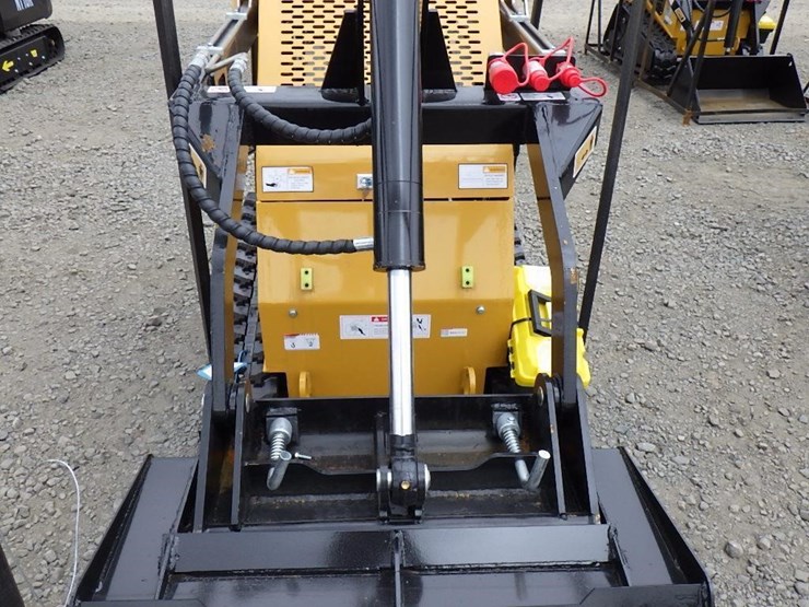 2025-agt-mx-crt23-skid-steer-tracked-loader-image-6