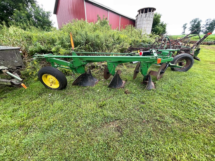 #7466-•-john-deere-moldboard-plow-image-2