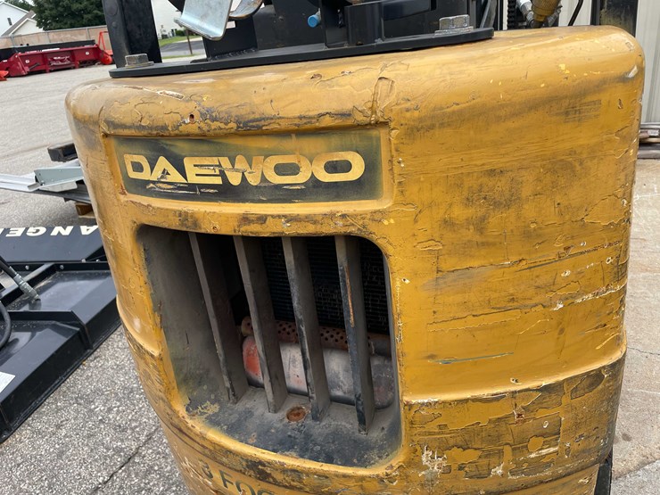 #1365-•-daewoo-5000-lb.-capacity-forklift-(o2)-image-22