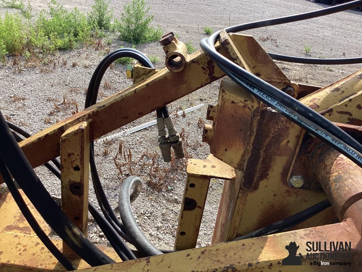 turner-32"-3-pt-side-mower-image-17