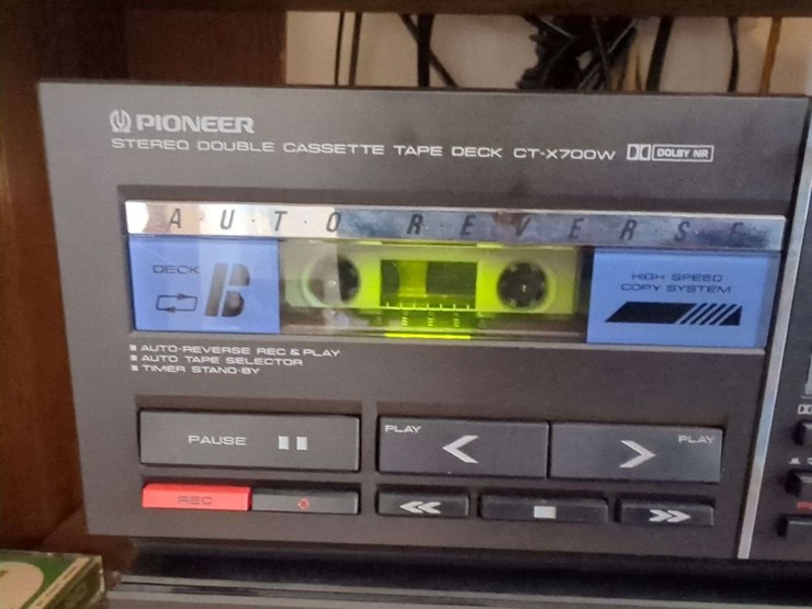 vintage-pioneer-complete-audio-system-lot---receiver/turntable/cd/tape/tuner-and-speakers-with-cabinet-image-8
