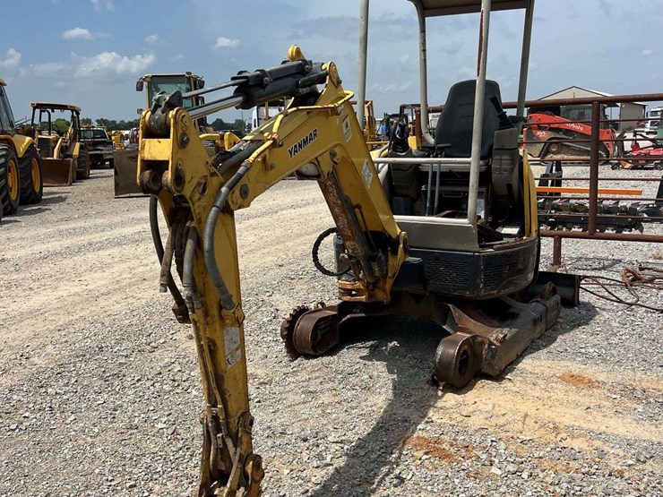 yanmar-vio20-image-1