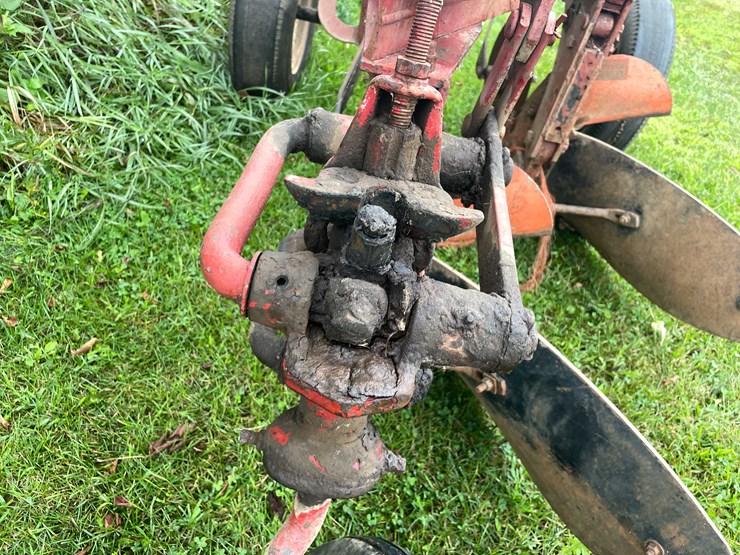 #7468-•-international-harvester-multi-bottom-plow-image-21