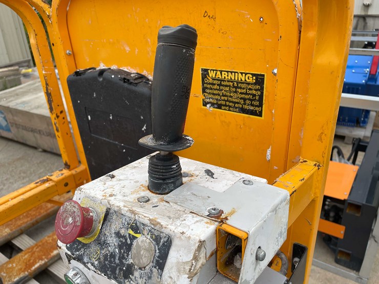 #1369-•-10'-scissor-lift-(o2)-image-39
