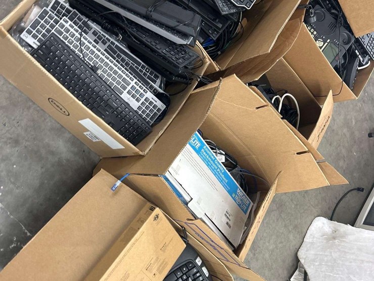 23-boxes-of-misc-tech-image-4
