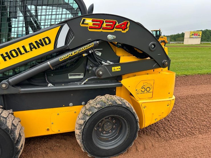 2021-new-holland-l334-image-9