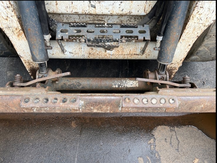 2018-bobcat-s570-image-8