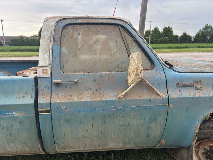 chevrolet-scottsdale-3/4-ton-4wd-image-18
