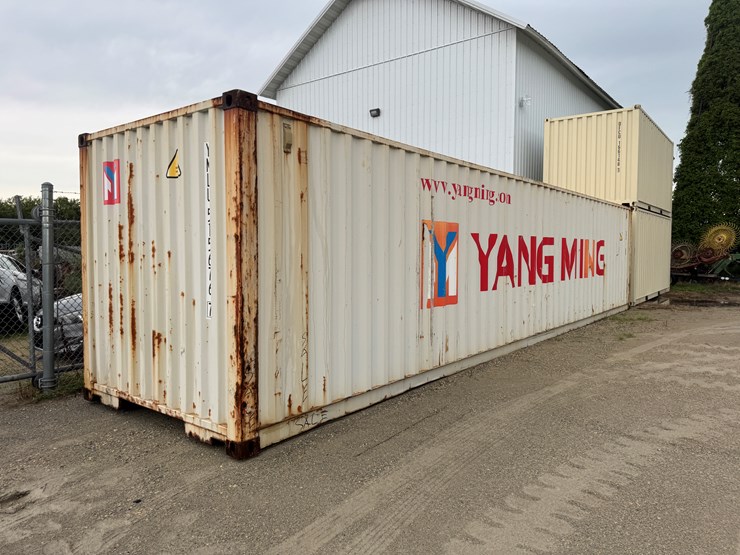#4426-•-40'-shipping-container-image-9