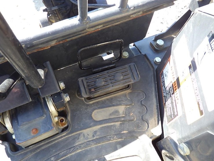 2019-deere-17g-image-27