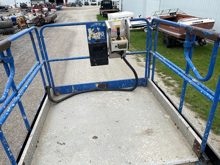 #6309-•-uprights-sl26sl-4wd-scissor-lift-image-33