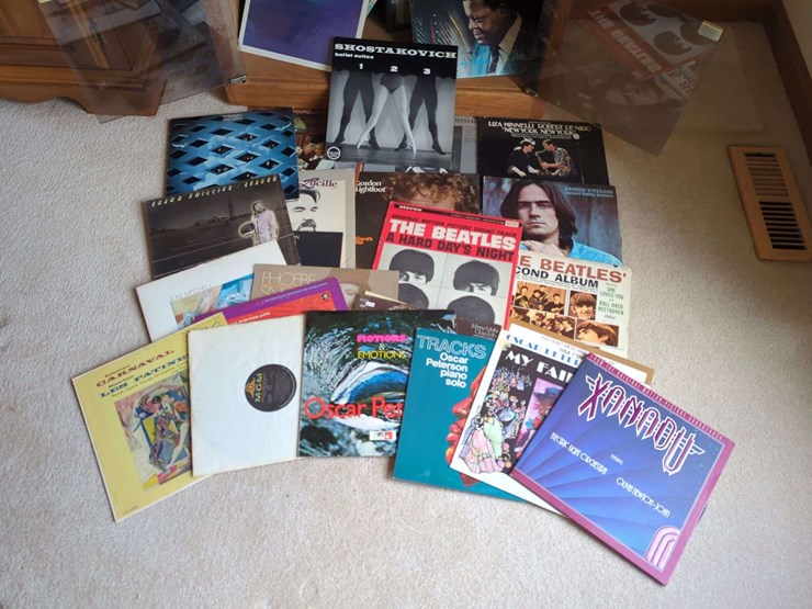 stereo-cabinet-with-assorted-records---beatles/xanadu/liza-minnelli-image-2