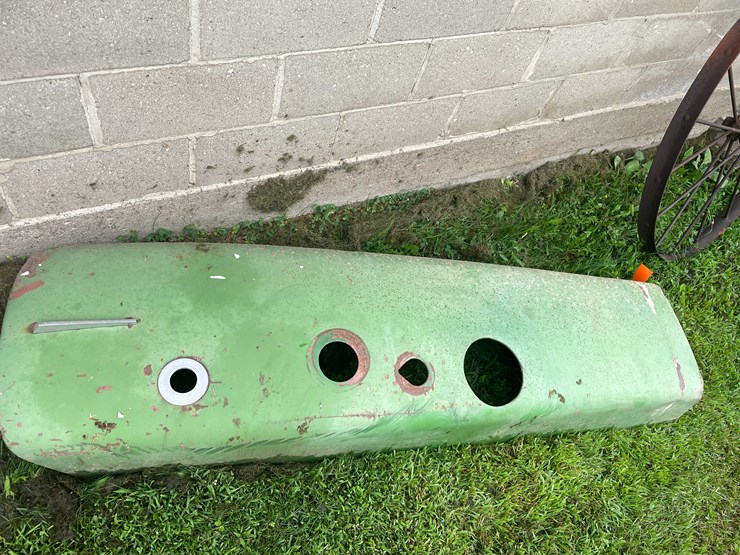 #7488-•-john-deere-tractor-hood-image-4