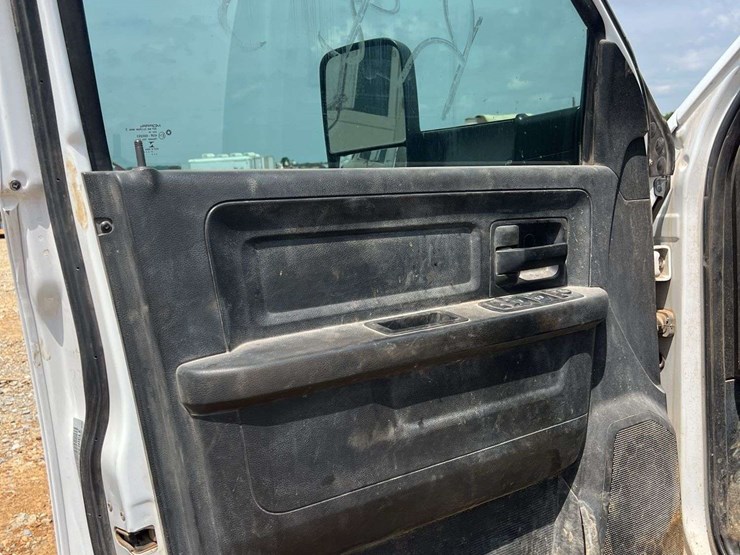 2018-dodge-ram-4500-image-25