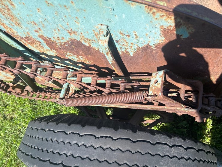 antique-manure-spreader-image-12