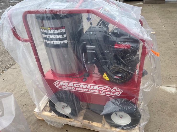 #6258-•-2025-magnum-4000-series-gold-hot-water-pressure-washer-image-4