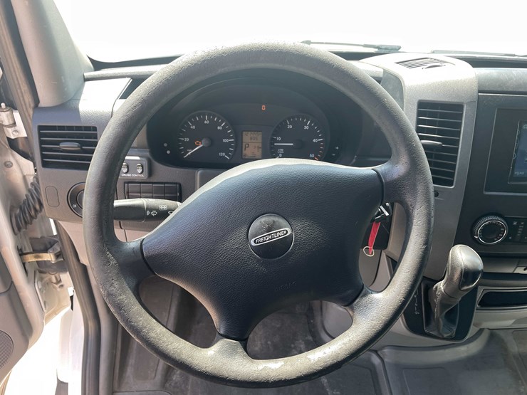 2011-freightliner-sprinter-3500-image-29