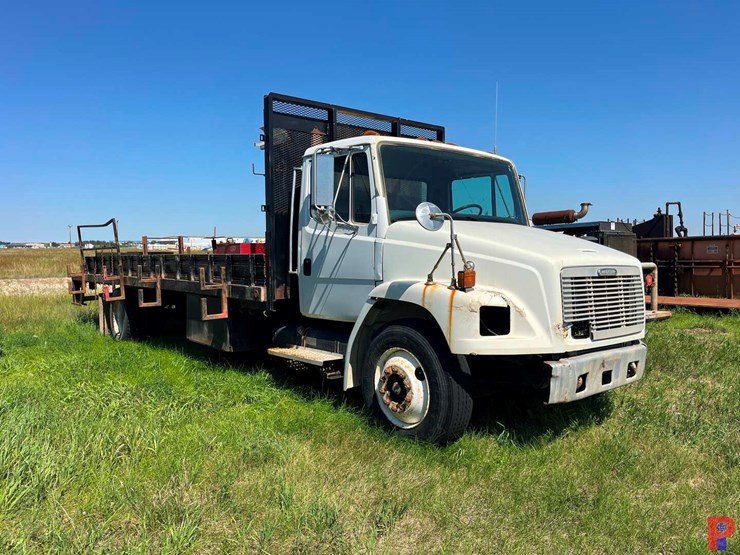 1998-freightliner-fl70-image-2
