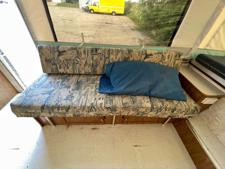 #1357-•-1999-camplite-pop-up-camper-(no-title)-(of)-image-29
