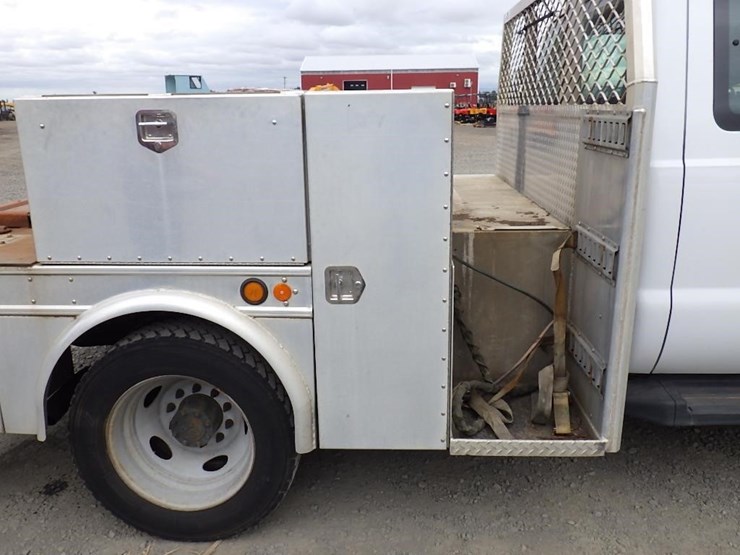 2013-ford-f550-image-11